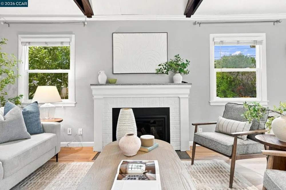 100 Pleasant Valley Dr Walnut Creek, CA 94597