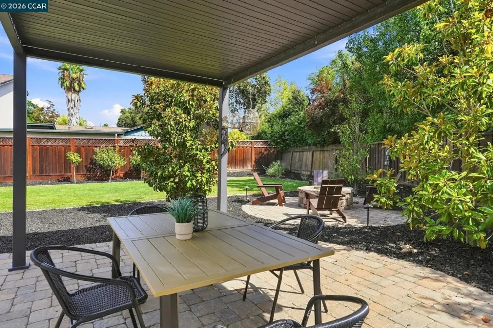 100 Pleasant Valley Dr Walnut Creek, CA 94597