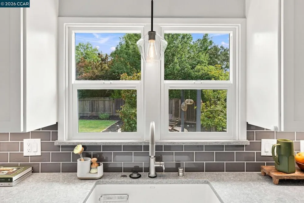 100 Pleasant Valley Dr Walnut Creek, CA 94597