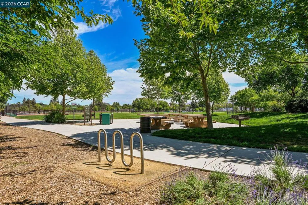 100 Pleasant Valley Dr Walnut Creek, CA 94597