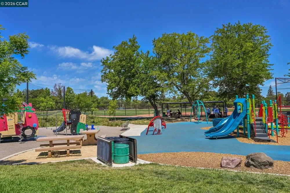 100 Pleasant Valley Dr Walnut Creek, CA 94597