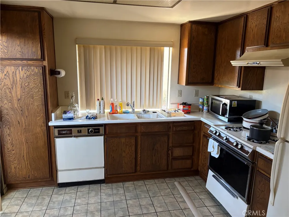 25745 Mission Loma Linda, CA 92354