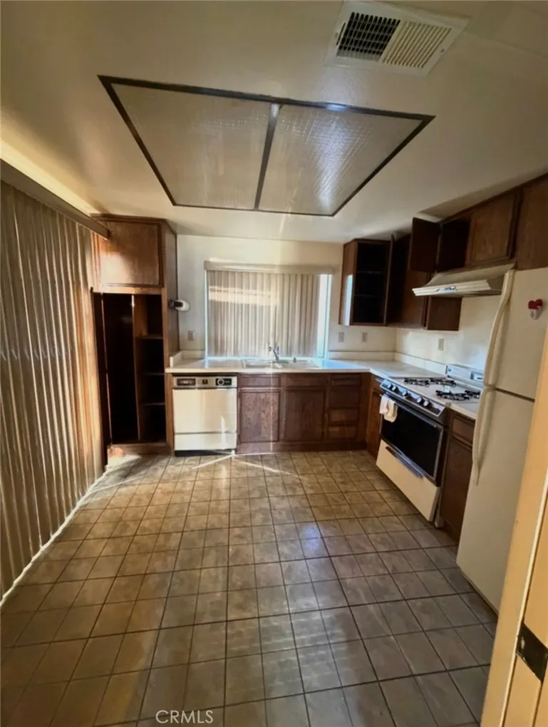 25745 Mission Loma Linda, CA 92354