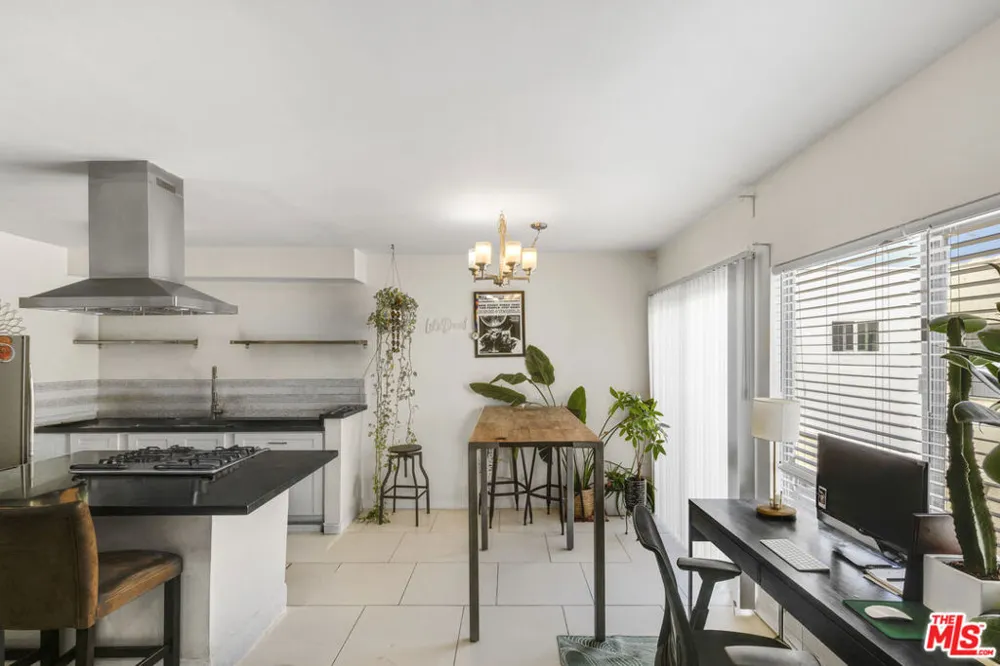 944 Orange Grove Avenue West Hollywood, CA 90046