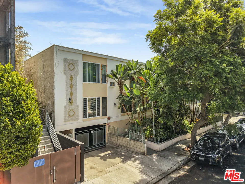 944 Orange Grove Avenue West Hollywood, CA 90046