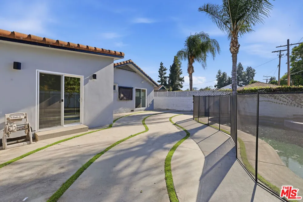 14755 Valleyheart Drive Sherman Oaks, CA 91403