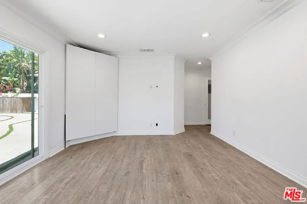 14755 Valleyheart Drive Sherman Oaks, CA 91403