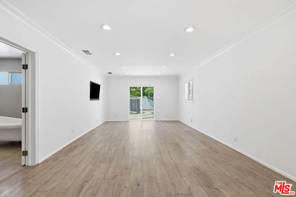 14755 Valleyheart Drive Sherman Oaks, CA 91403