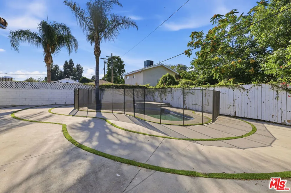 14755 Valleyheart Drive Sherman Oaks, CA 91403