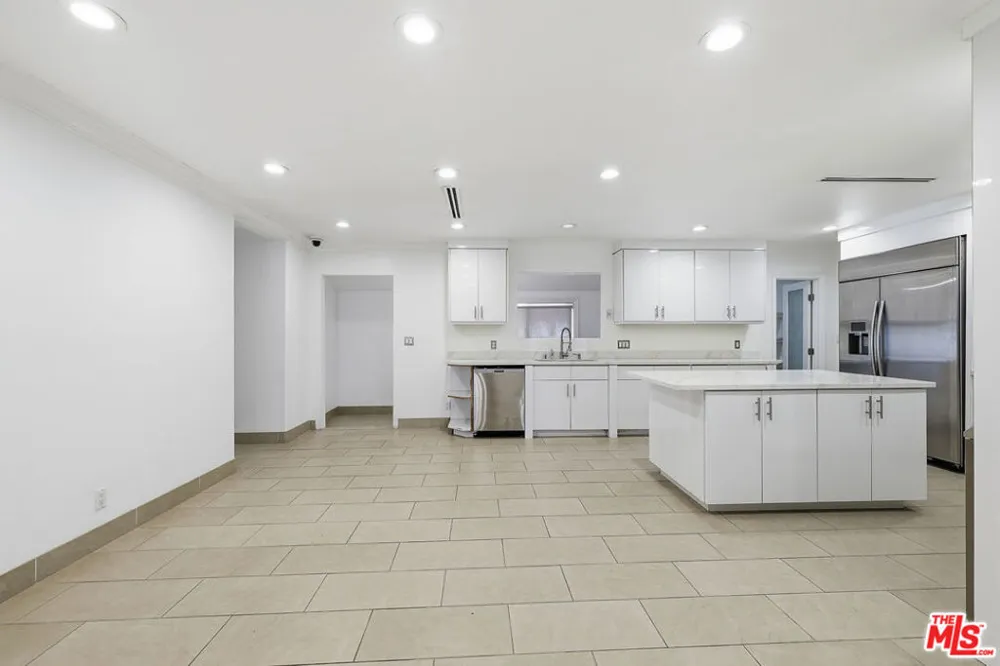 14755 Valleyheart Drive Sherman Oaks, CA 91403