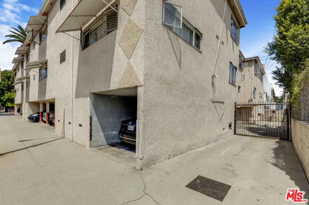 900 Orange Grove Avenue West Hollywood, CA 90046