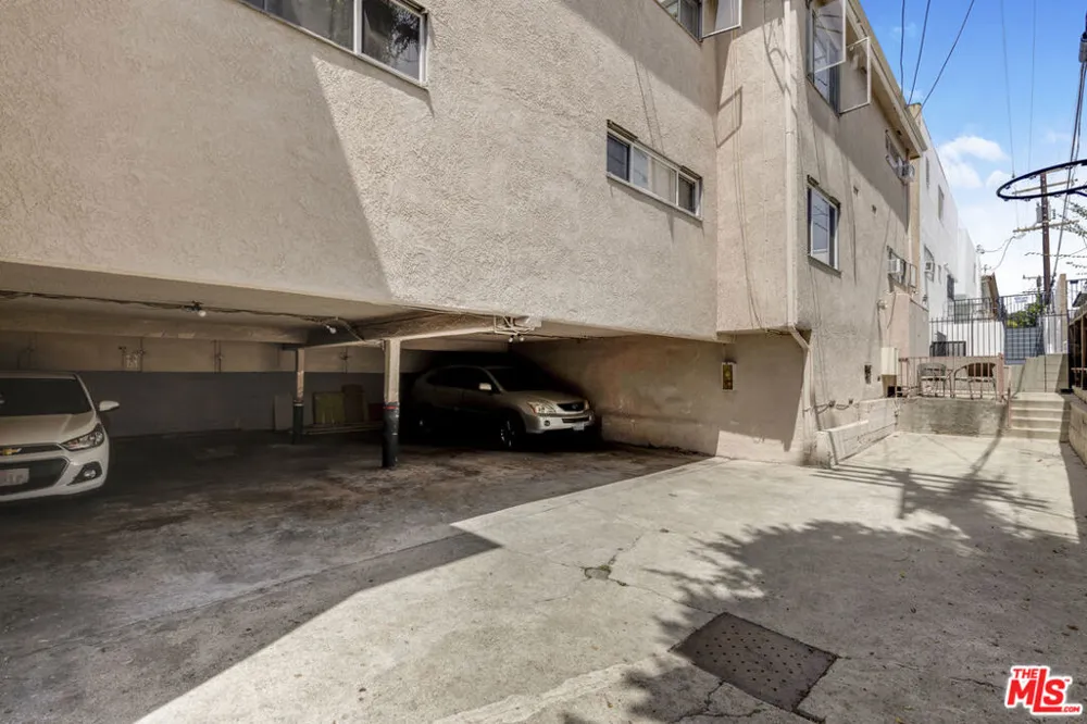 900 Orange Grove Avenue West Hollywood, CA 90046