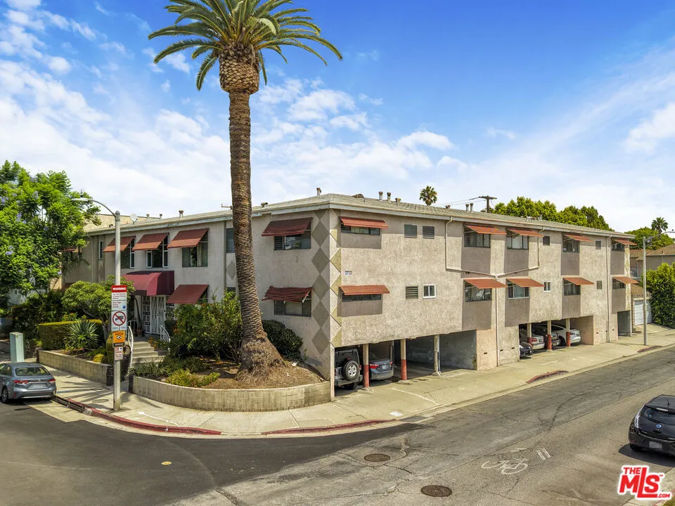 900 Orange Grove Avenue West Hollywood, CA 90046