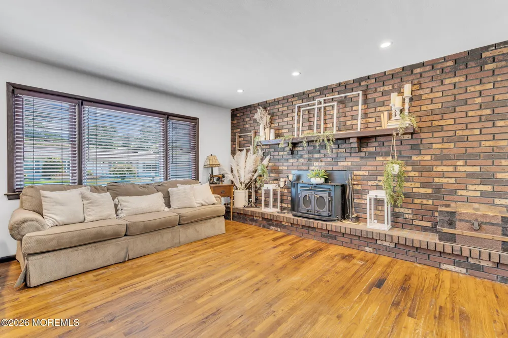 725 8th Avenue Manchester, NJ 08759