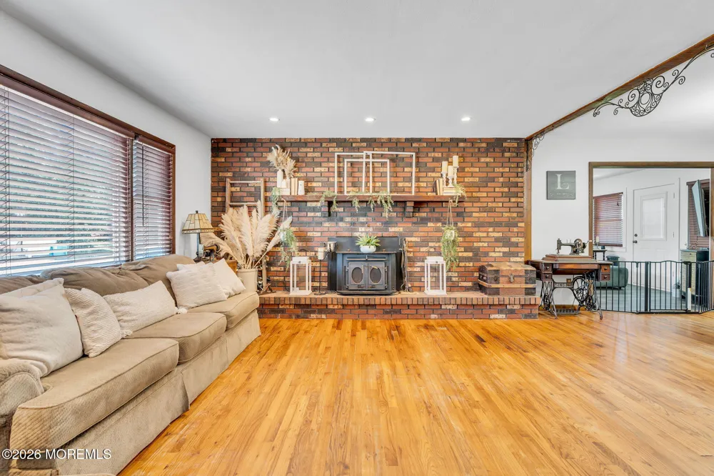725 8th Avenue Manchester, NJ 08759