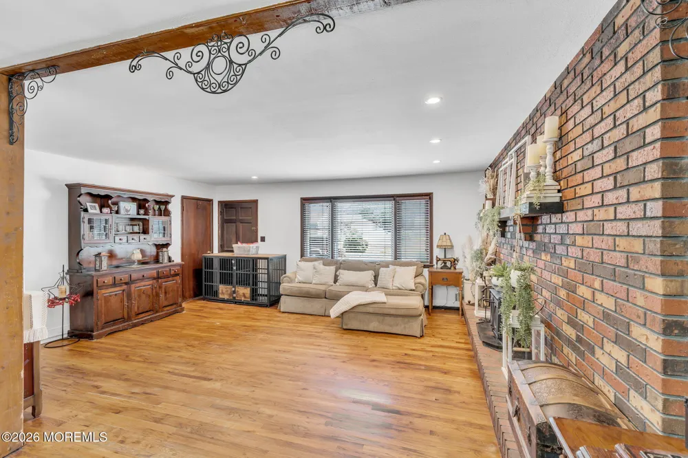 725 8th Avenue Manchester, NJ 08759