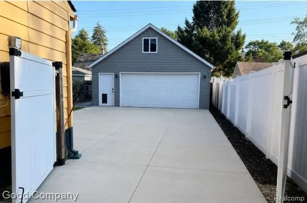 412 Chippewa Street Clawson City, MI 48017
