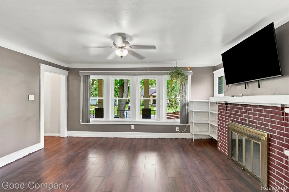 412 Chippewa Street Clawson City, MI 48017