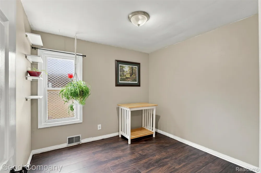 412 Chippewa Street Clawson City, MI 48017