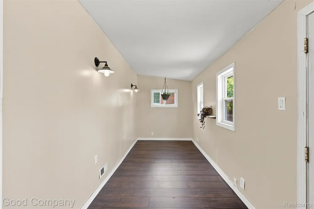 412 Chippewa Street Clawson City, MI 48017