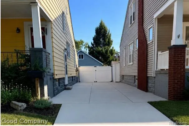 412 Chippewa Street Clawson City, MI 48017
