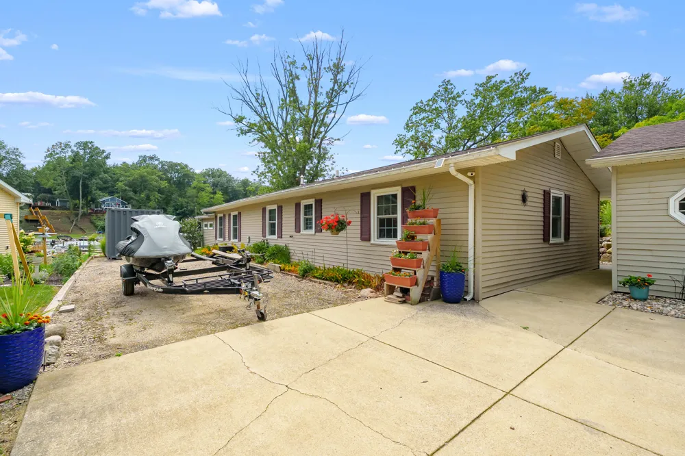 11603 Spring Point Drive Prairieville Township, MI 49080