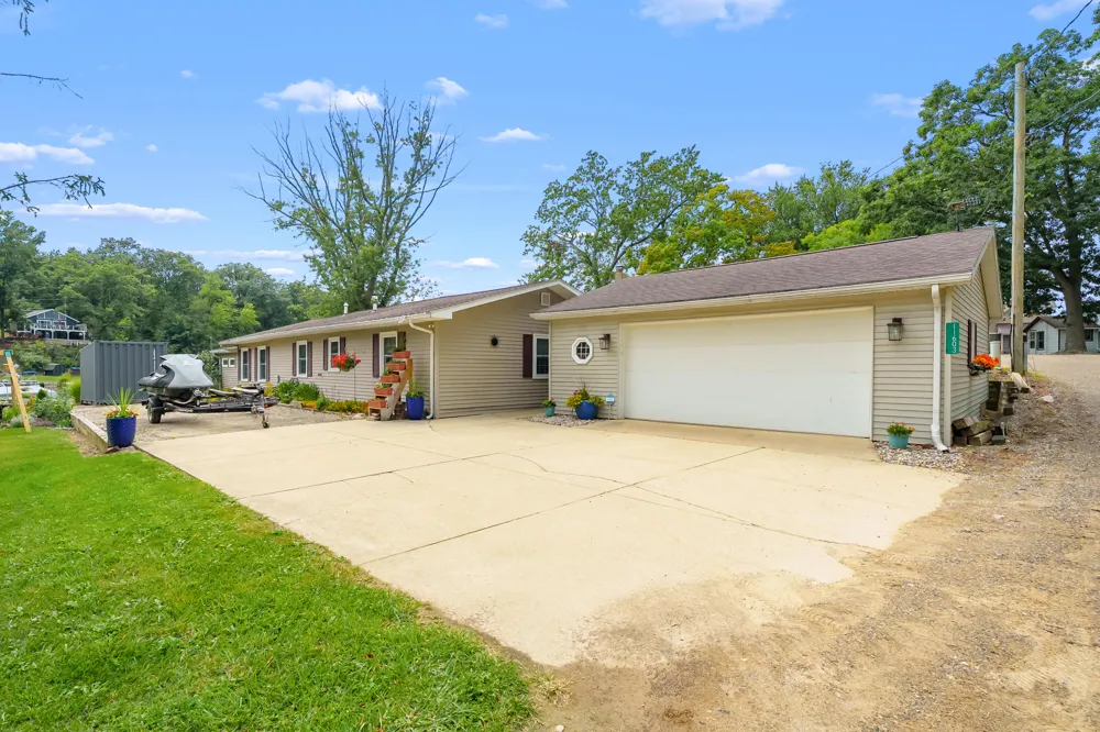 11603 Spring Point Drive Prairieville Township, MI 49080