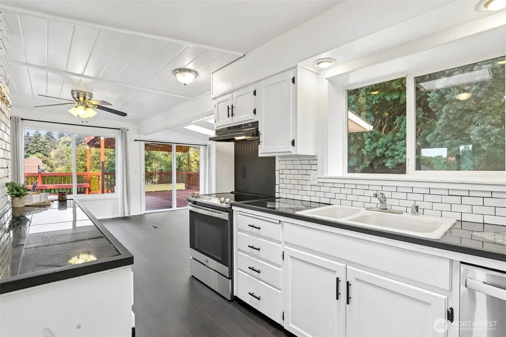 7017 NE 2nd Avenue Vancouver, WA 98665