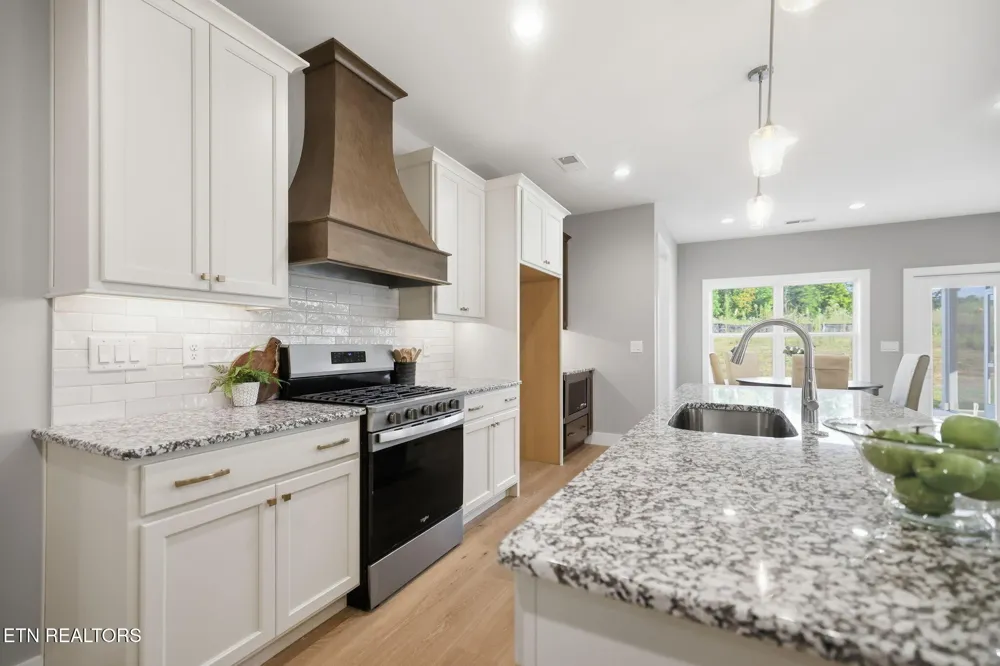 7618 Drake Lane Knoxville, TN 37924