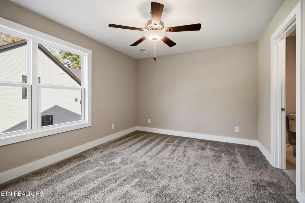 7618 Drake Lane Knoxville, TN 37924