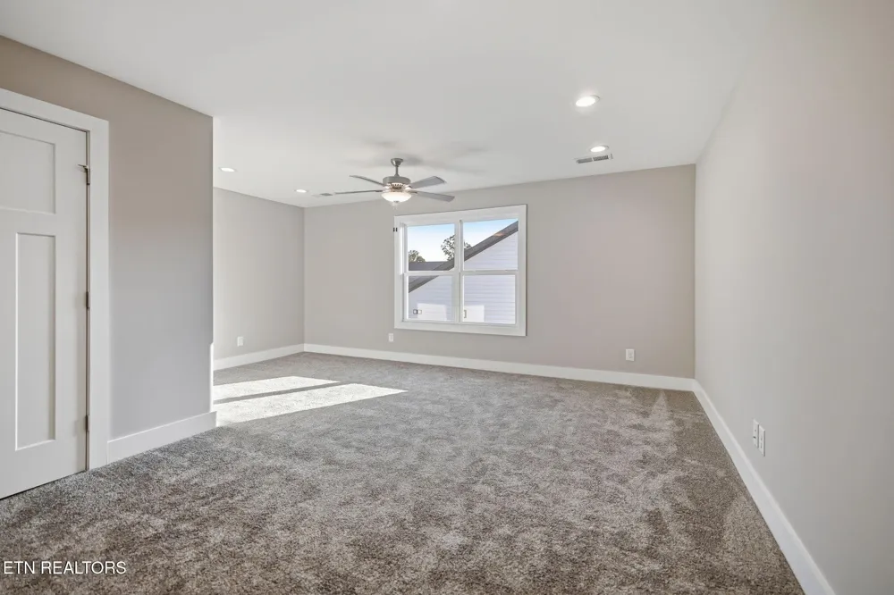 7618 Drake Lane Knoxville, TN 37924