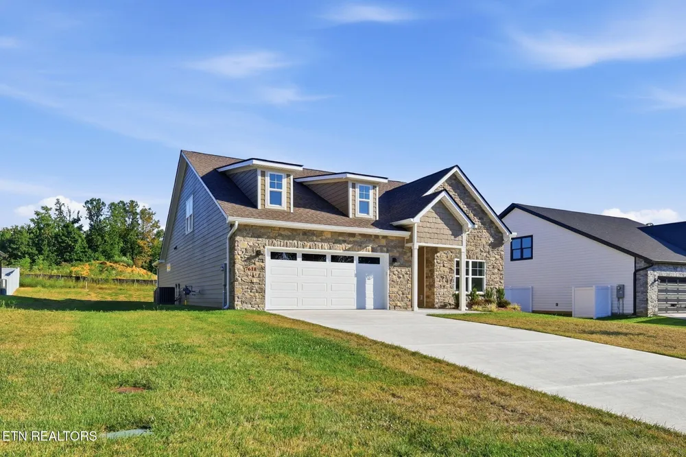 7618 Drake Lane Knoxville, TN 37924