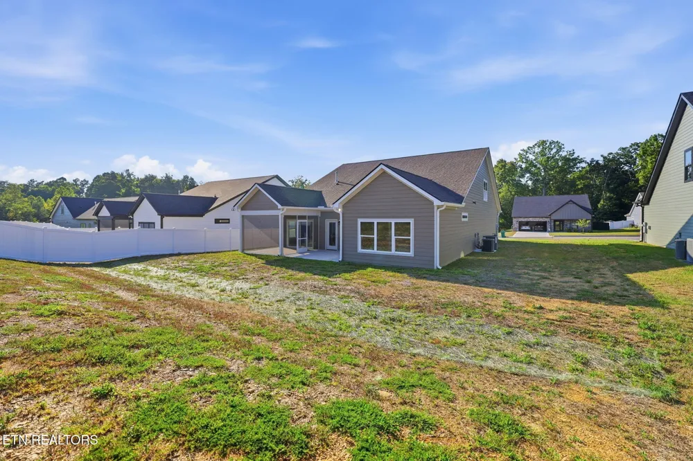 7618 Drake Lane Knoxville, TN 37924