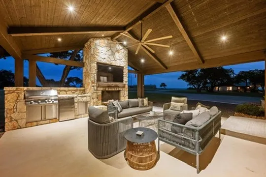 669 El Rancho Cima Fischer, TX 78623
