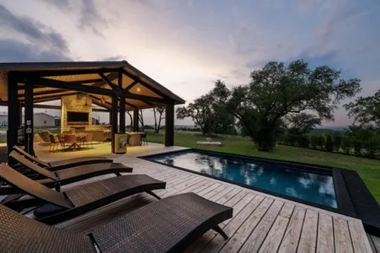 669 El Rancho Cima Fischer, TX 78623