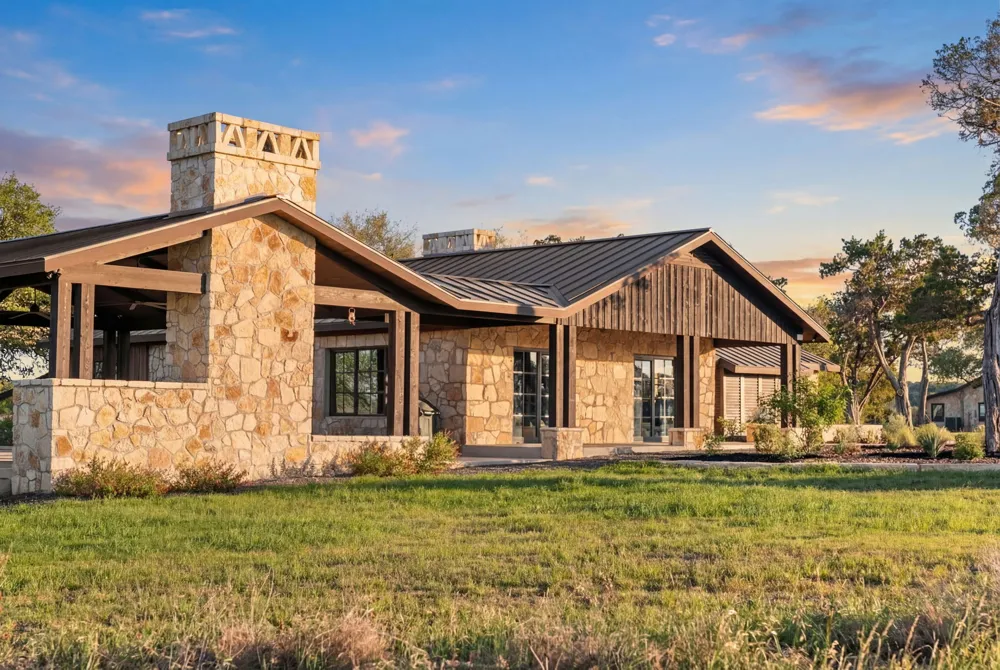 669 El Rancho Cima Fischer, TX 78623