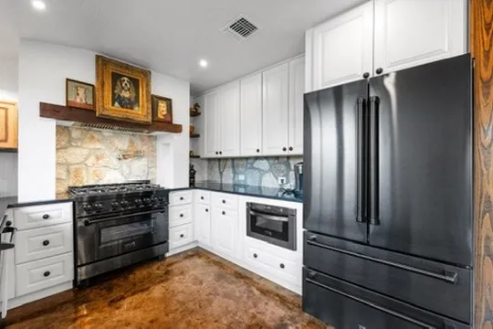 669 El Rancho Cima Fischer, TX 78623