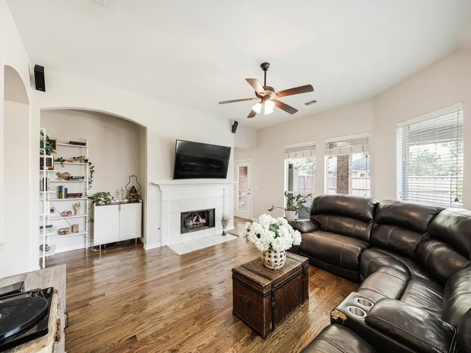 11656 Creekwood Drive Frisco, TX 75035