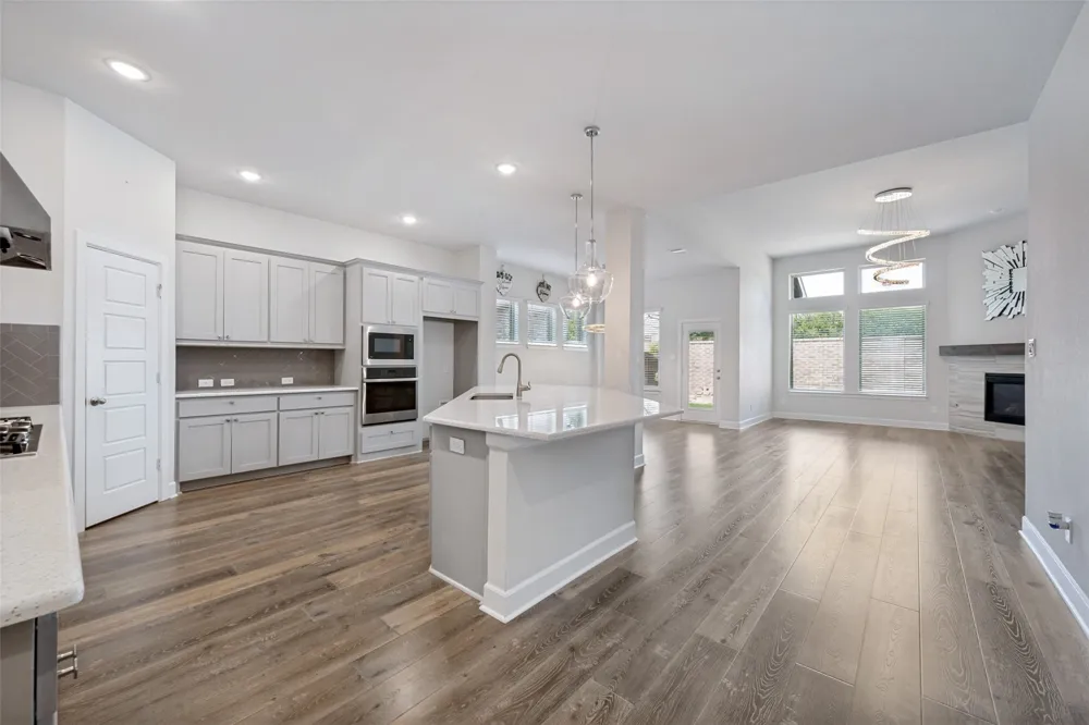2615 High Bluff Drive Mansfield, TX 76063
