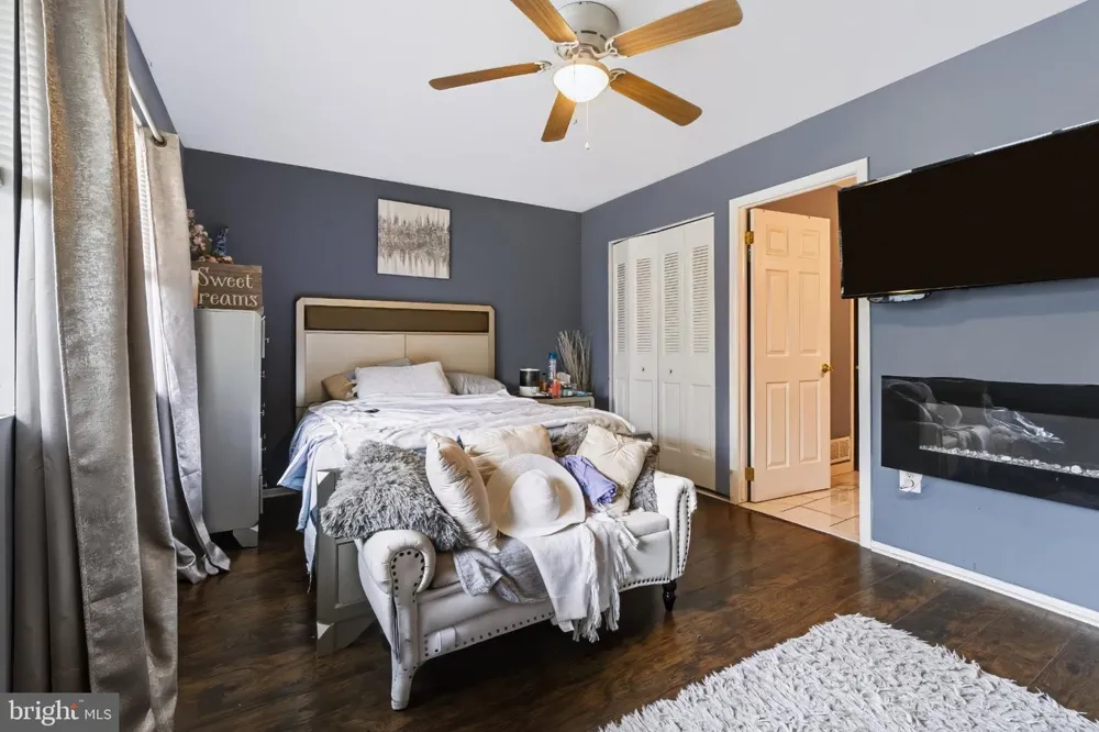 714 E ELM AVENUE Lindenwold, NJ 08021
