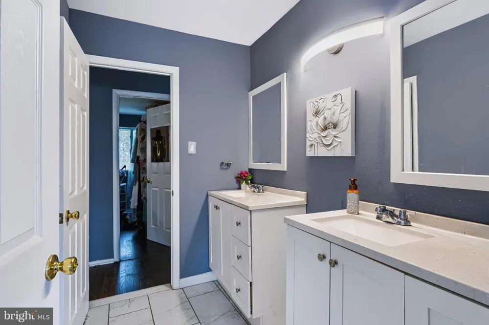 714 E ELM AVENUE Lindenwold, NJ 08021