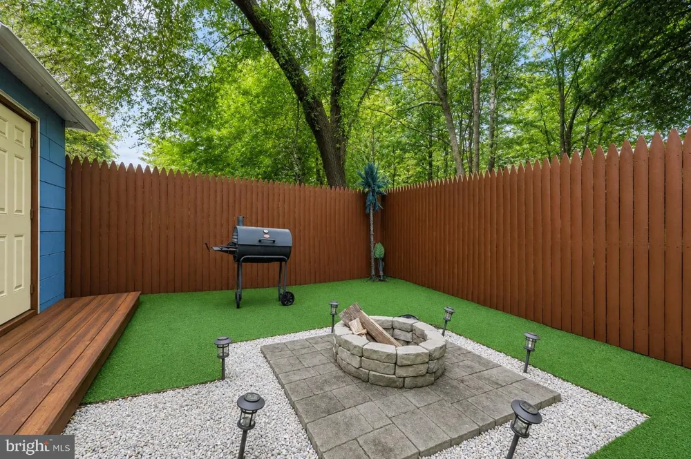 714 E ELM AVENUE Lindenwold, NJ 08021