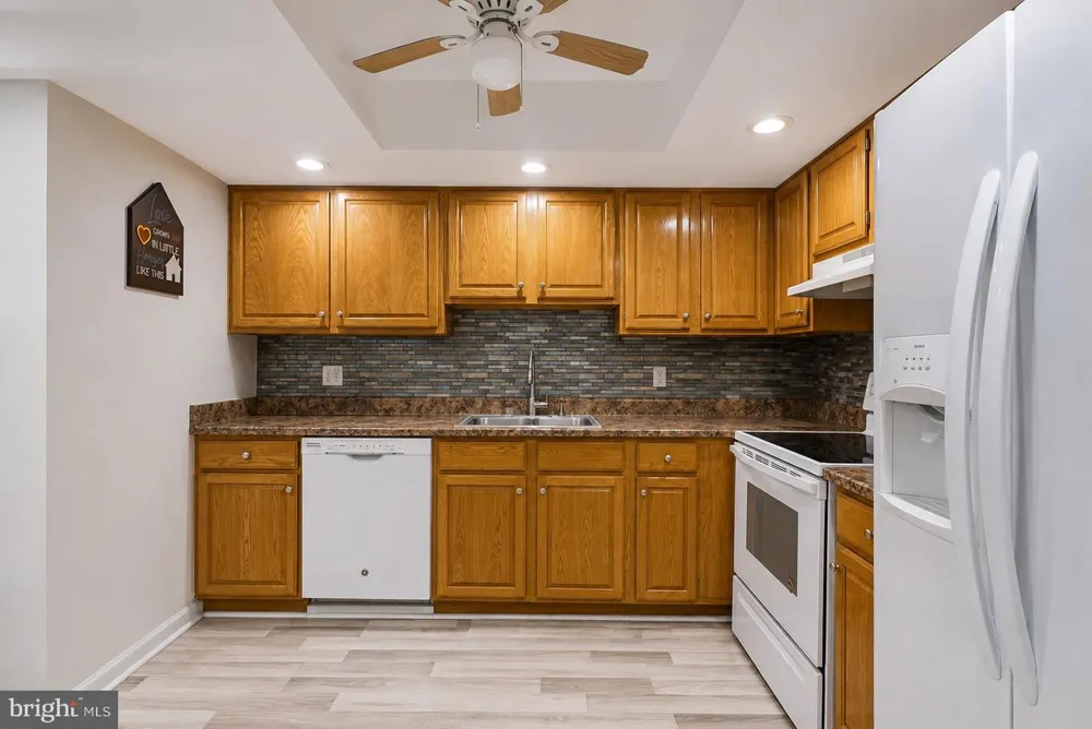 714 E ELM AVENUE Lindenwold, NJ 08021