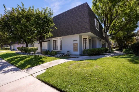 2580 Huntington