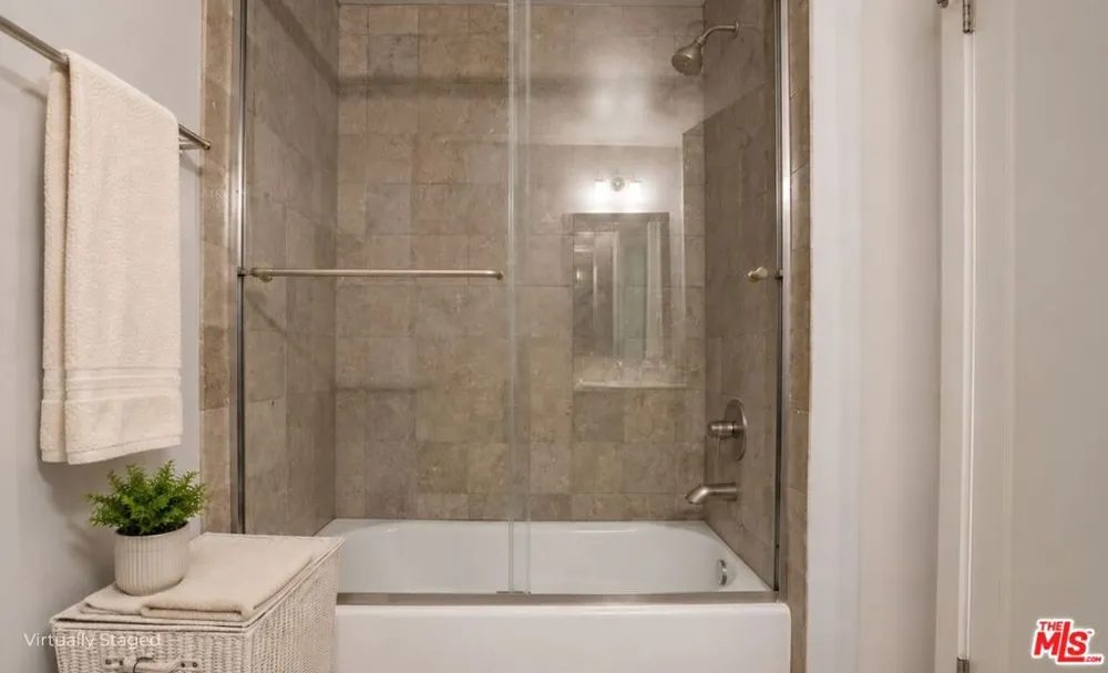 1430 S Beverly Glen Boulevard #303 Los Angeles, CA 90024