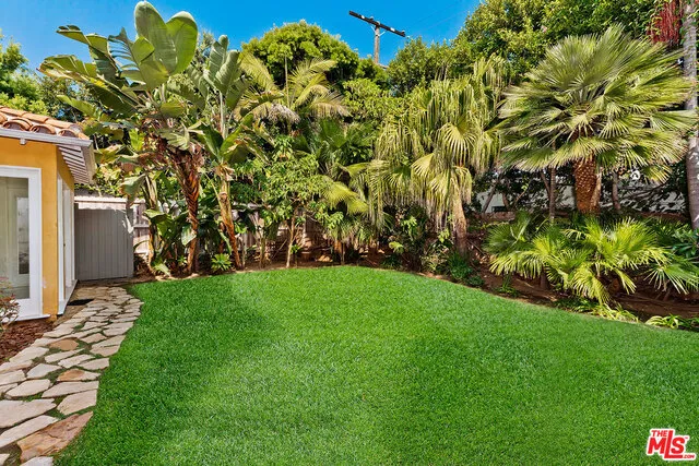 214 S MEDIO DRIVE Los Angeles, CA 90049