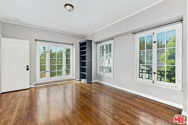214 S MEDIO DRIVE Los Angeles, CA 90049