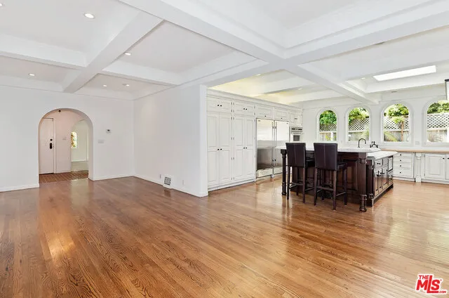 214 S MEDIO DRIVE Los Angeles, CA 90049