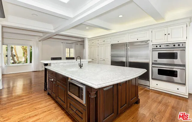 214 S MEDIO DRIVE Los Angeles, CA 90049