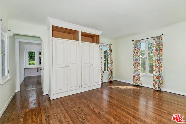 214 S MEDIO DRIVE Los Angeles, CA 90049